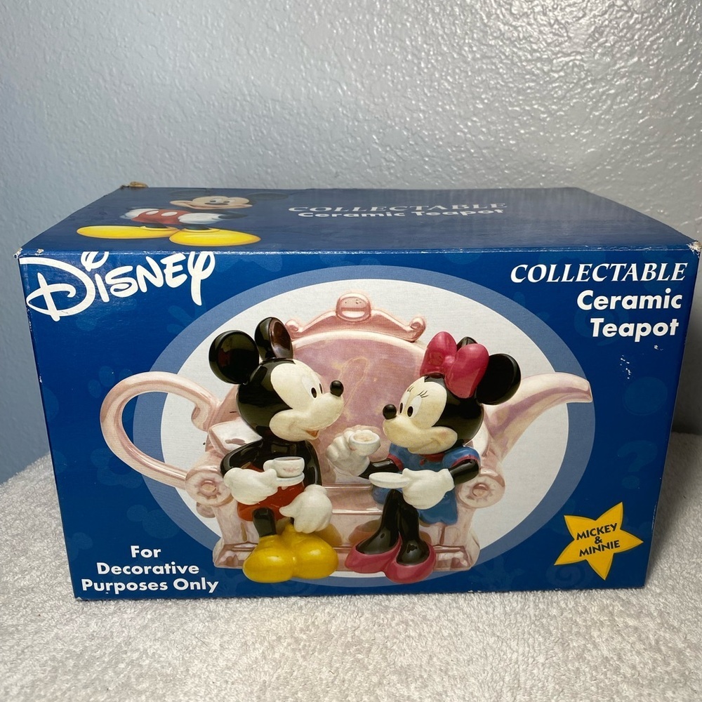 Rare- Vintage Disney Collectible Ceramic Teapot- Mickey and Minnie- in box - Picture 8 of 10
